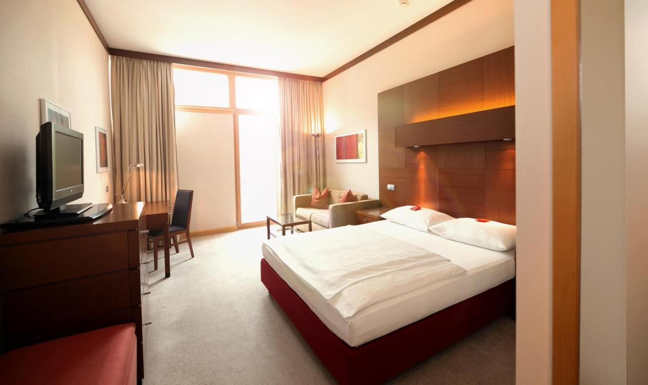 Das Sonnreich - Thermenhotel Loipersdorf Лойперсдорф бай Фюрстенфелд Екстериор снимка
