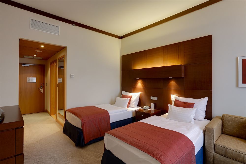 Das Sonnreich - Thermenhotel Loipersdorf Лойперсдорф бай Фюрстенфелд Екстериор снимка