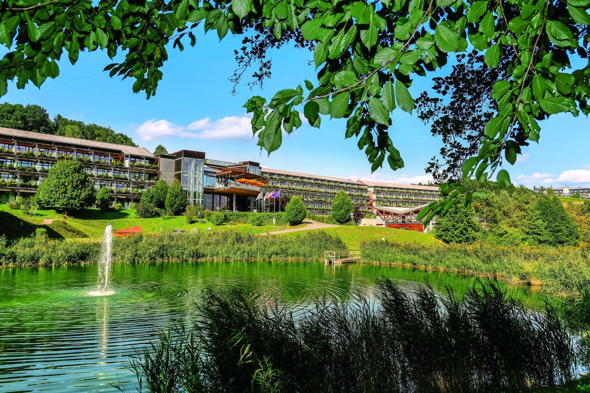 Das Sonnreich - Thermenhotel Loipersdorf Лойперсдорф бай Фюрстенфелд Екстериор снимка