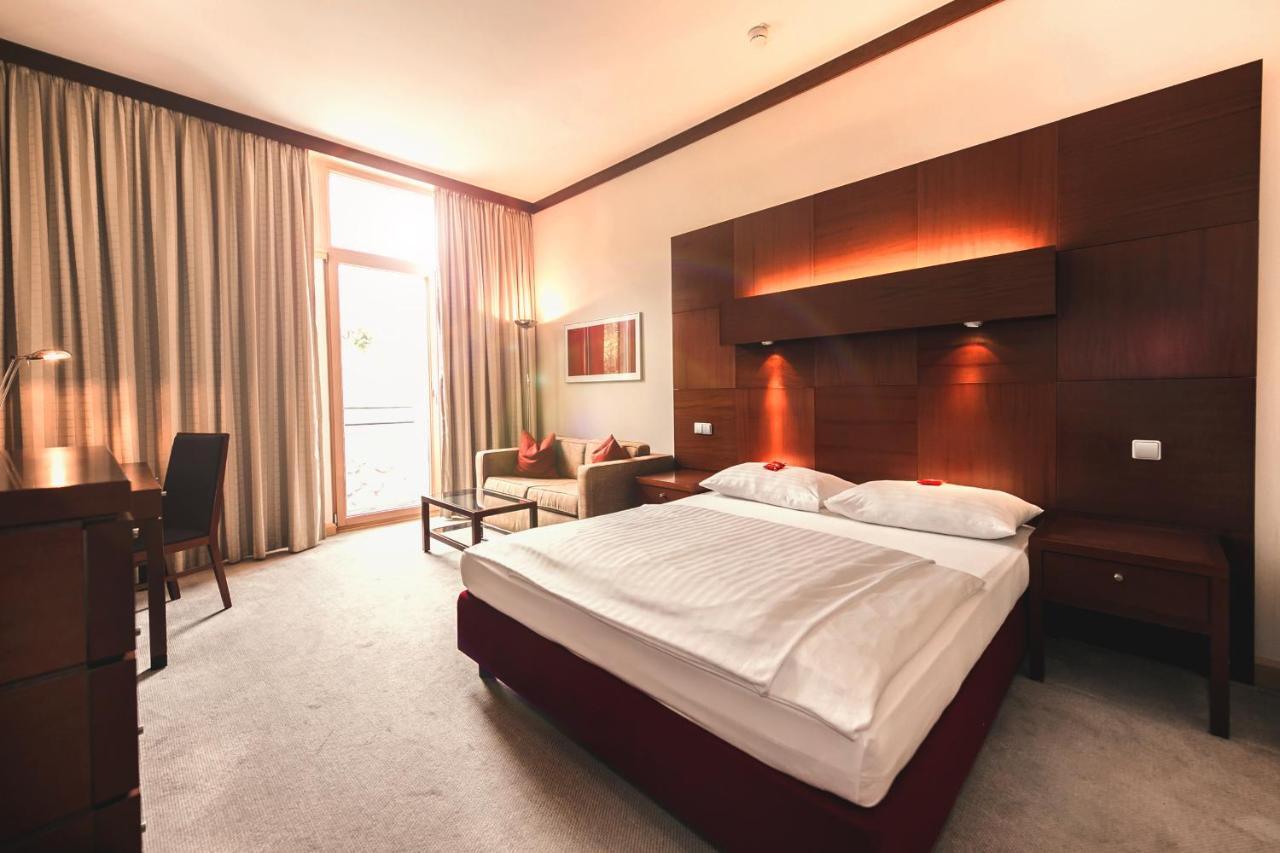 Das Sonnreich - Thermenhotel Loipersdorf Лойперсдорф бай Фюрстенфелд Екстериор снимка